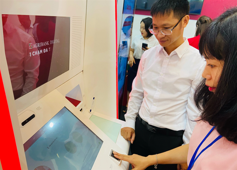 Ngành ngân hàng đi đầu về chuyển đổi số