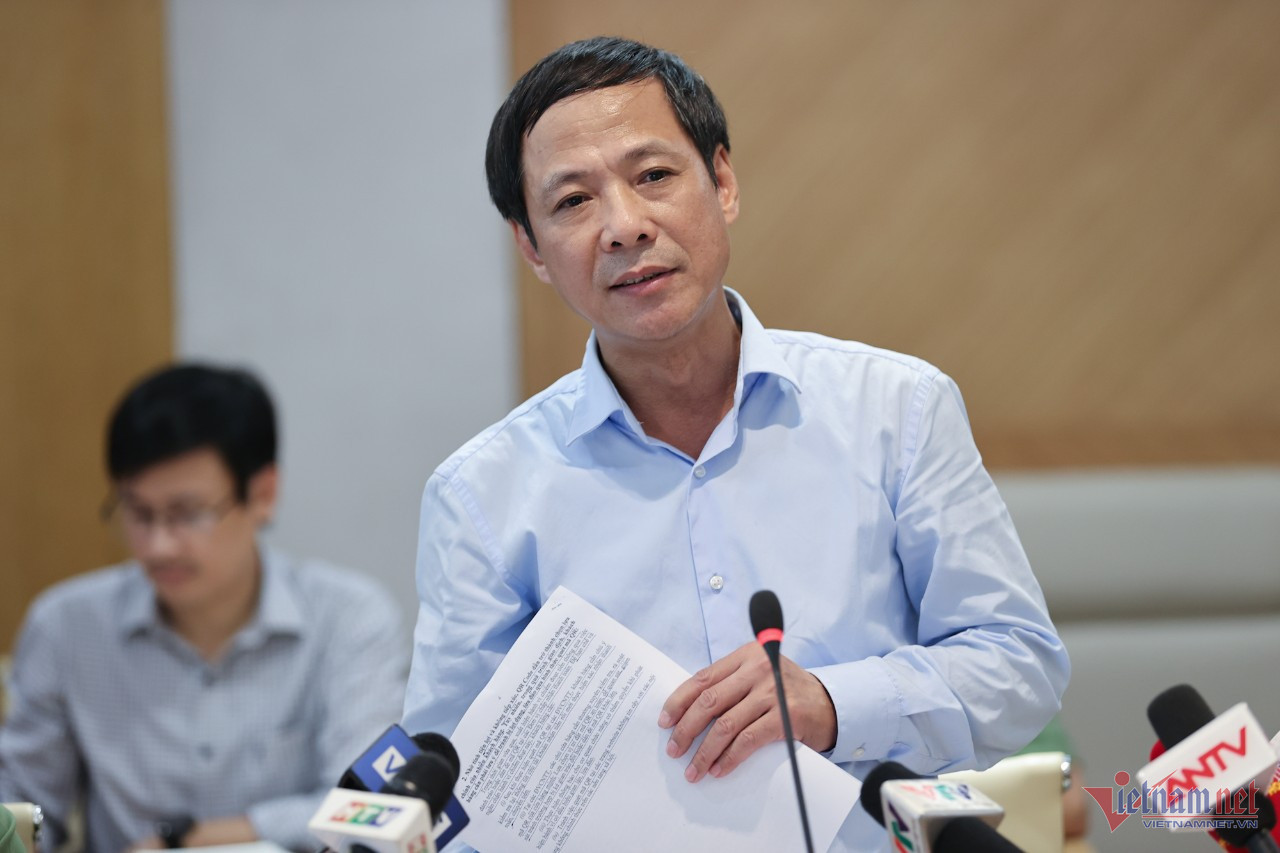 w-le-van-tuyen-nhnn-1-913-551 w le van tuyen nhnn 1 913.jpg