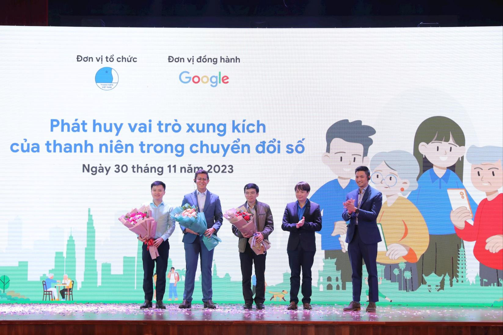 6.-dai-dien-google-trao-qua-cho-cac-dien-gia-phat-bieu-tai-dien-dan(1).jpg